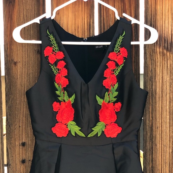 {ModCloth} Stunning Black & Red Rose Swing Dress - Picture 2 of 8